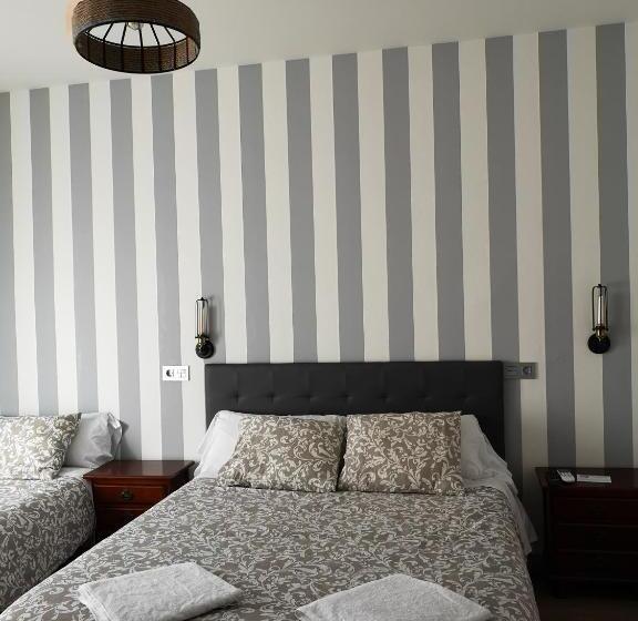 غرفة قياسية ثلاثية, Hostal Juan Bravo