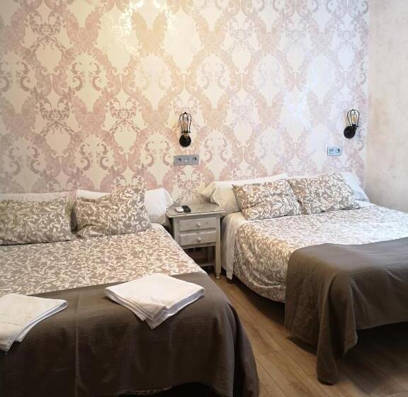 غرفة كلاسيكية رباعية, Hostal Juan Bravo