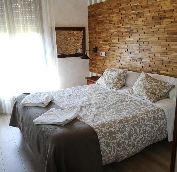 غرفة ديلوكس مطلة على المدينة, Hostal Juan Bravo