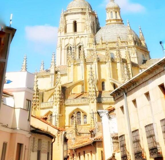 غرفة قياسية ثلاثية, Hostal Juan Bravo