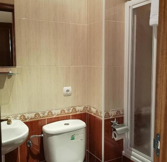 غرفة قياسية ثلاثية, Hostal Juan Bravo