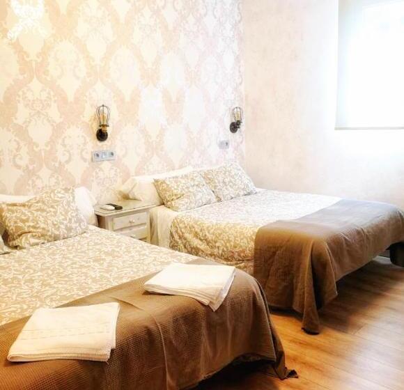 غرفة كلاسيكية رباعية, Hostal Juan Bravo