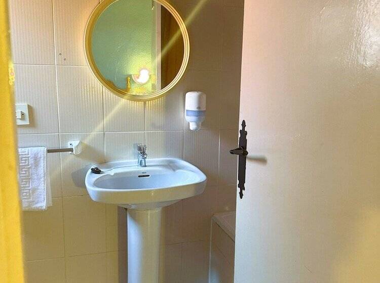 اتاق استاندارد سه نفره, Barraca Suites