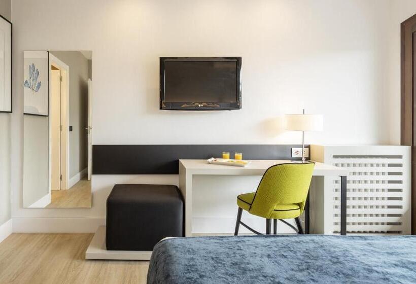 سوییت جونیور, Ilunion Caleta Park