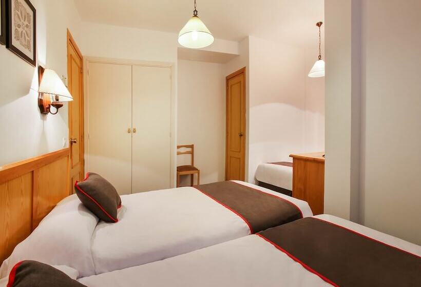 Номер Стандарт Трехместный, Hostal La Posada