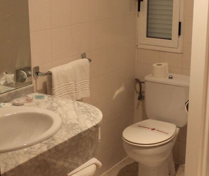 スタンダードトリプルルーム, Los Perales