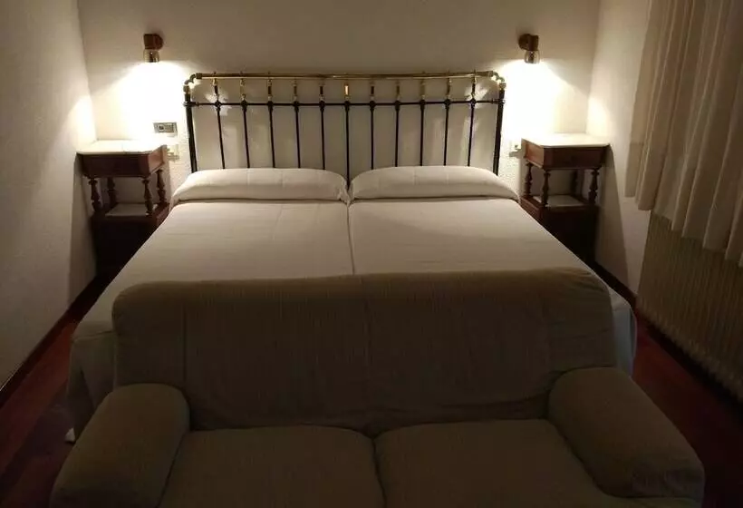 اتاق استاندارد سه نفره, Los Perales
