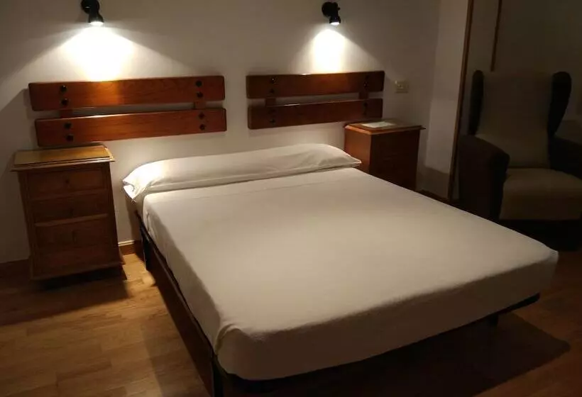 اتاق استاندارد سه نفره, Los Perales