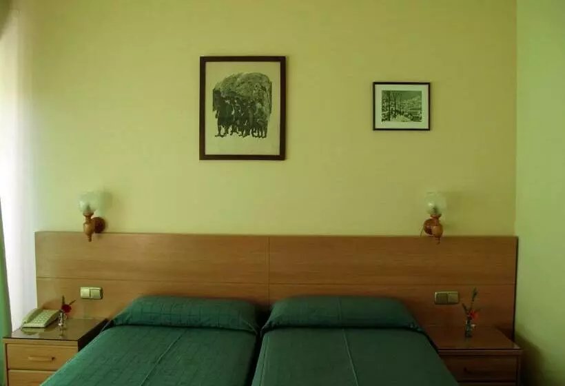 Standard Single Room, Martinez
