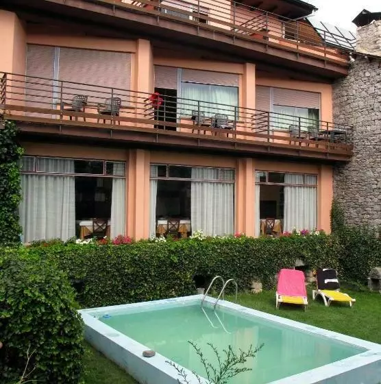 Standard Single Room, Martinez