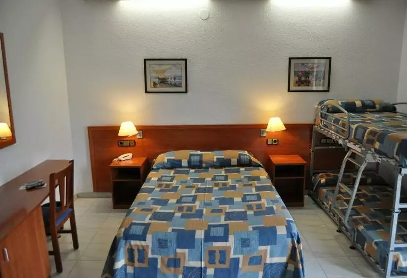 Standard Quadruple Room, Nautilus