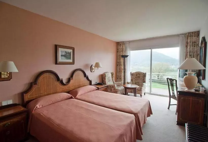 Habitació Quàdruple Estàndard, Riu Fluviá