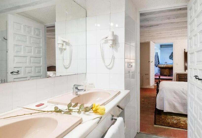 Camera Superiore, Els Caçadors De Maçanet