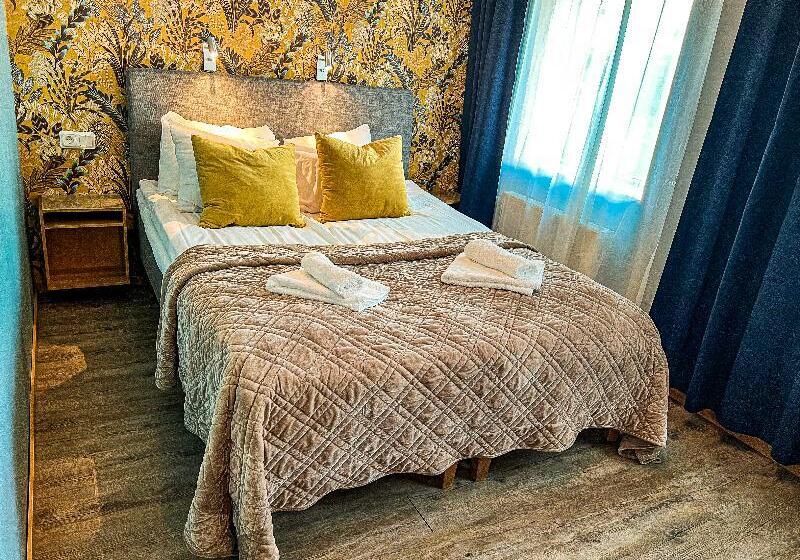 חדר סטנדרט, Toboso Chaparil