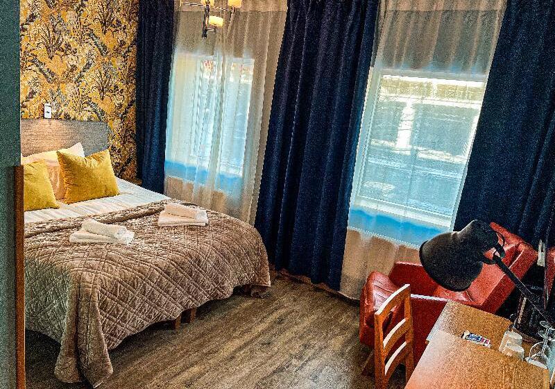 חדר סטנדרט, Toboso Chaparil