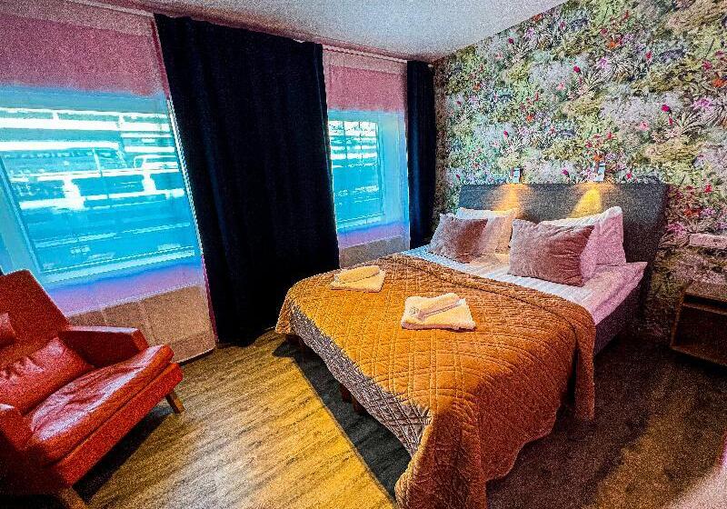 חדר סטנדרט, Toboso Chaparil