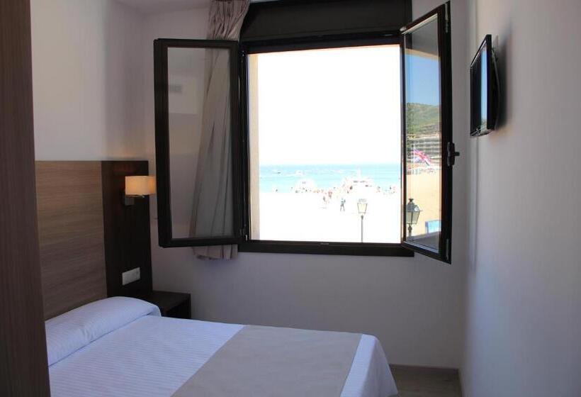 غرفة قياسية مطلّة علي البحر, Victoria