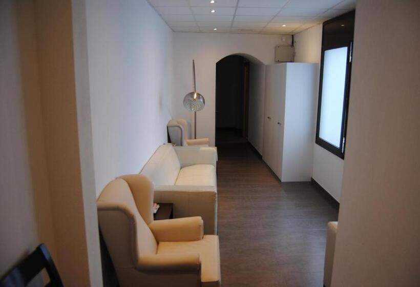 غرفة قياسية داخلية, Victoria