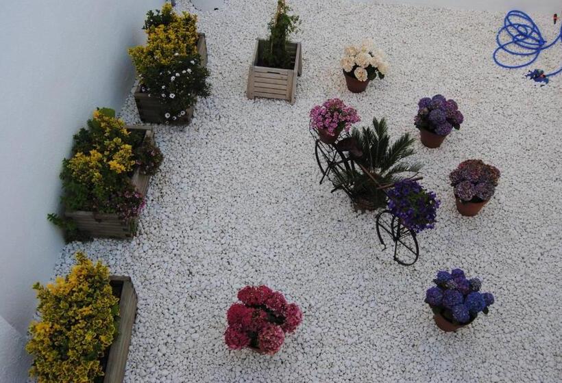 غرفة قياسية رباعية, Victoria