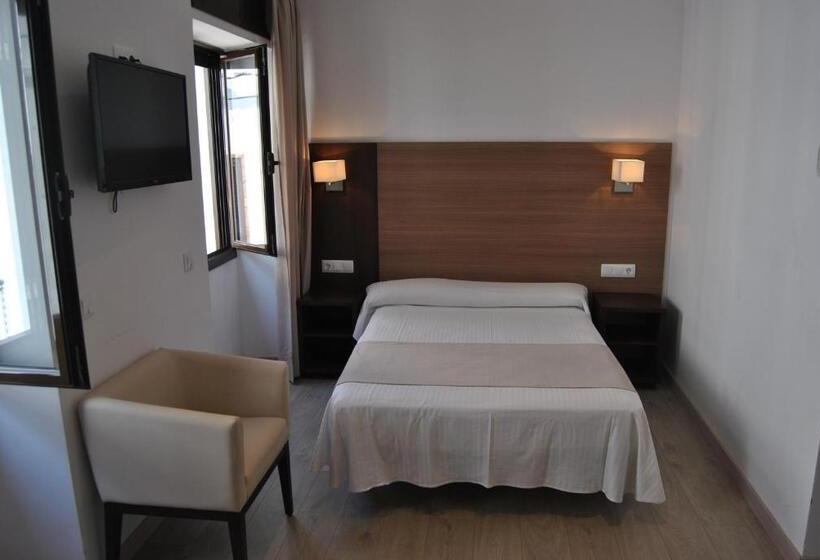 جناح جونيور, Victoria