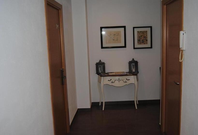 جناح دور أخير, Victoria