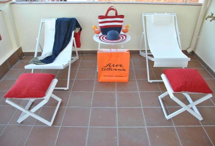 جناح دور أخير, Victoria