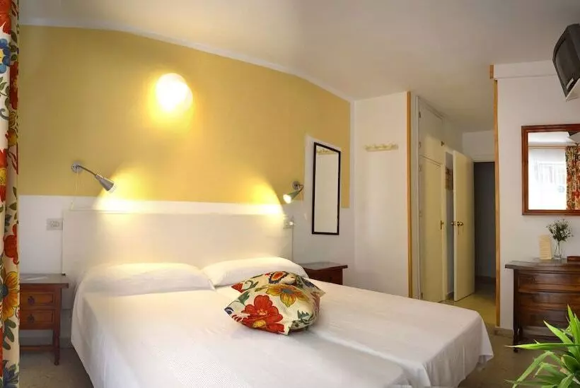 Camera Standard, Hostal Altamar