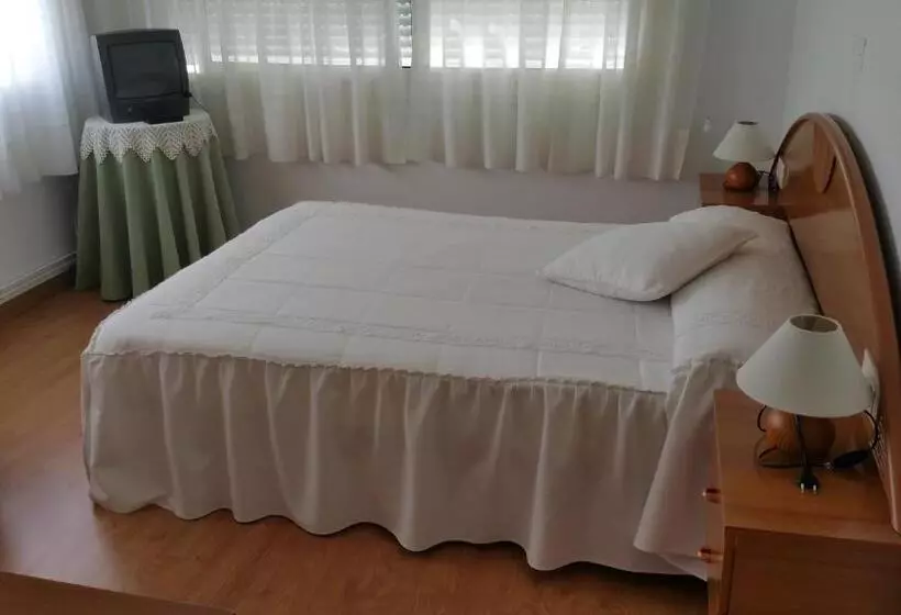 Standard Room, A Roda