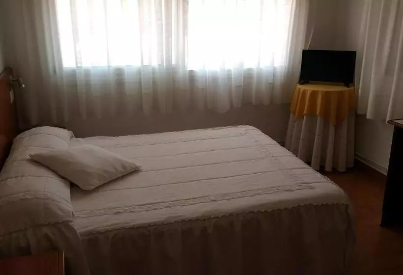 Standard Room, A Roda