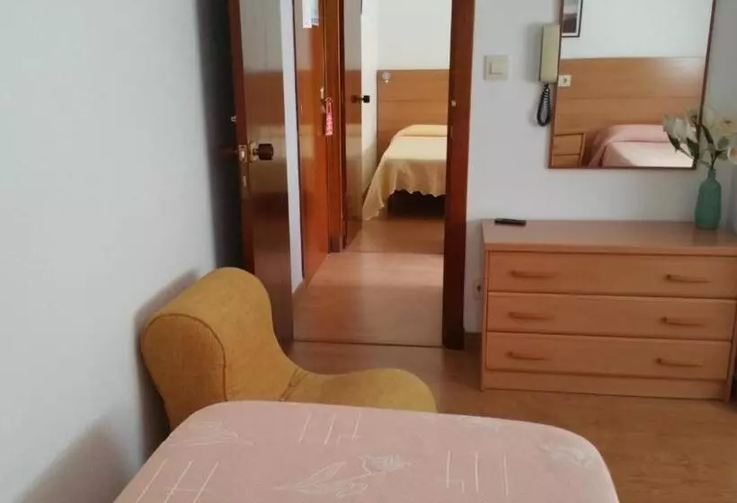 Classic Quadruple Occupancy Room, A Roda