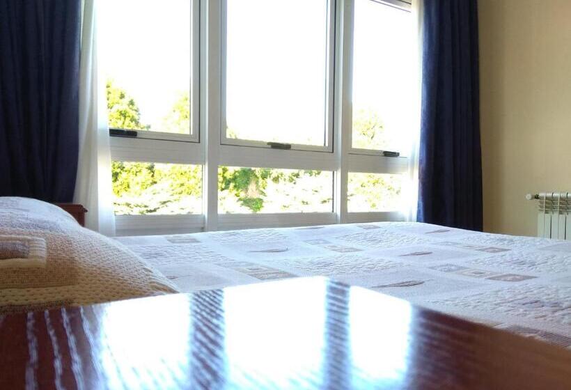 غرفة قياسية فردية, Capital De Galicia