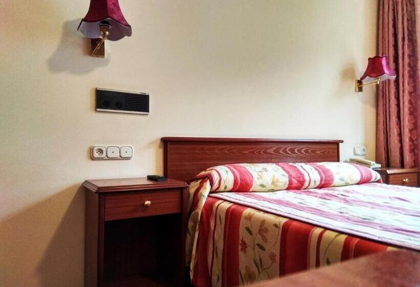 غرفة قياسية, Capital De Galicia