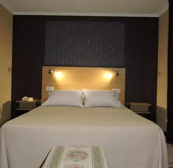 Chambre Standard Individuelle, Cruceiro Do Monte