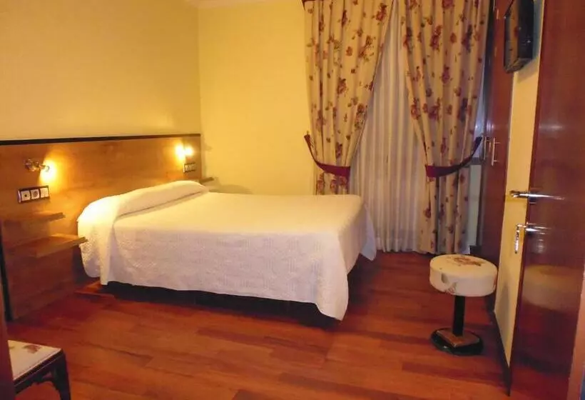 Chambre Standard Individuelle, Cruceiro Do Monte