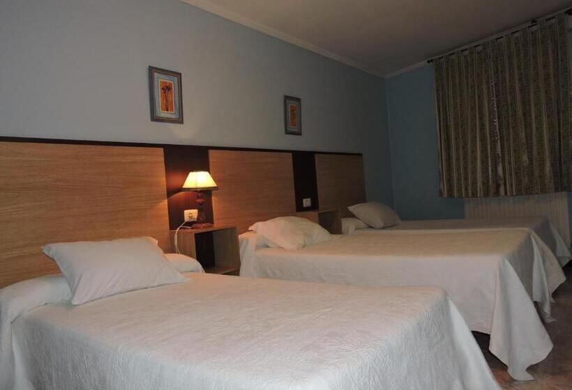 חדר סטנדרט לשלושה, Cruceiro Do Monte