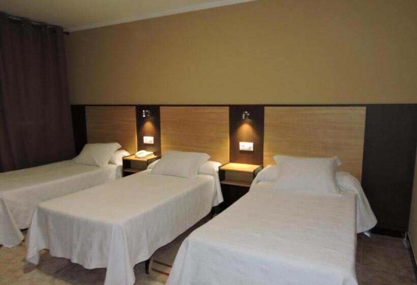 חדר סטנדרט לשלושה, Cruceiro Do Monte