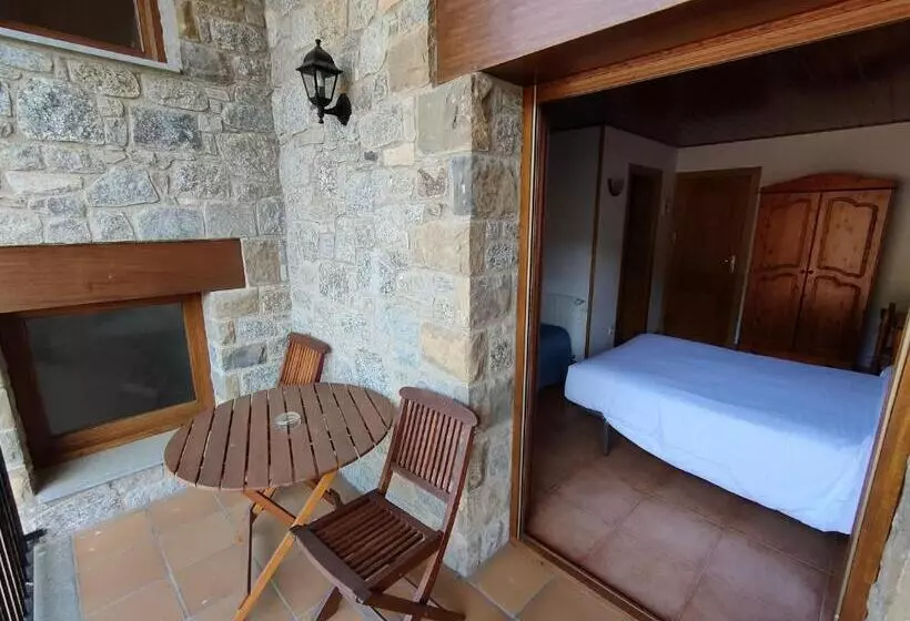 اتاق سوپریور سه تخته, Hostal Cal Mestre