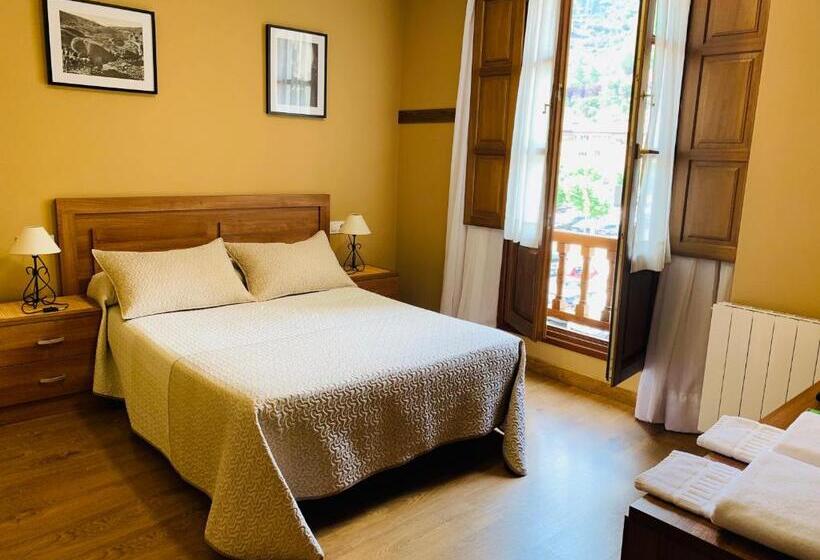 标准间, Hostal La Serna