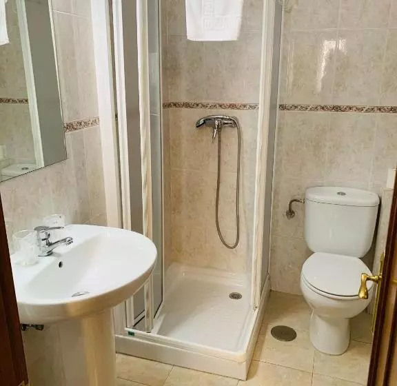 Quarto Quádruplo Estandar, Hostal La Serna