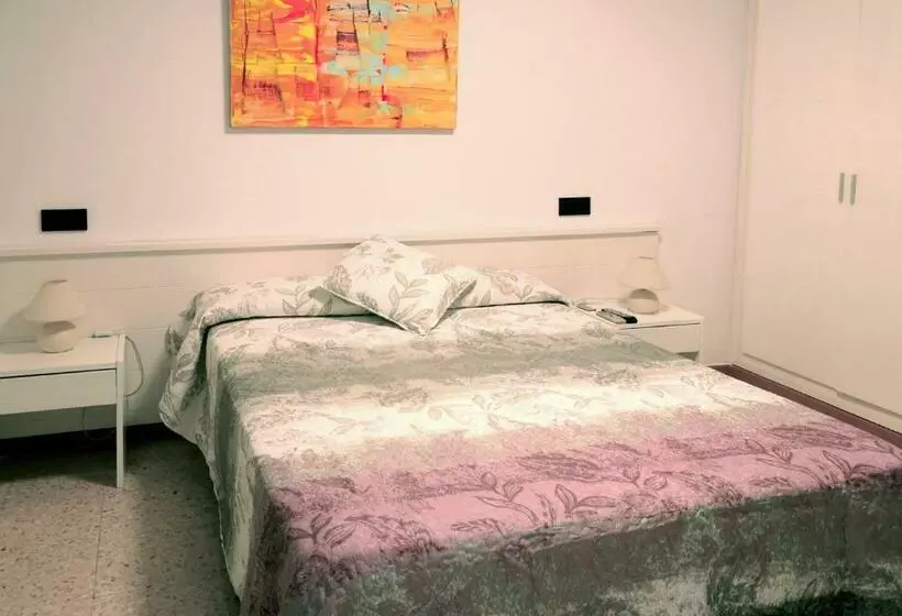 Camera Standard, Hostal Lara