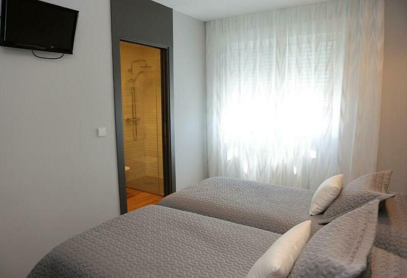 اتاق استاندارد, Hostal O Cruceiro
