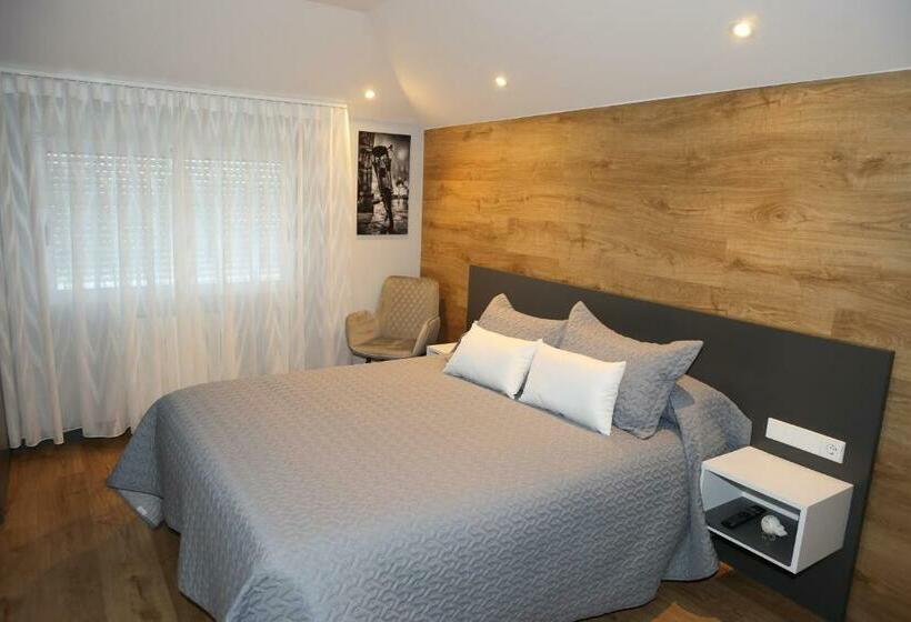 اتاق استاندارد, Hostal O Cruceiro