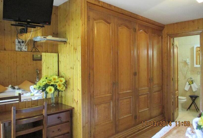 Jakuzili Standart Oda, Playa Samil Vigo