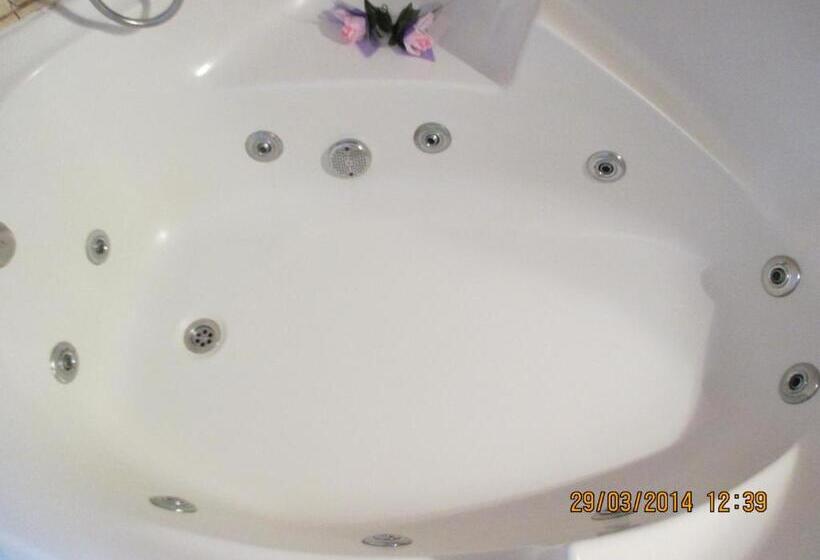 Jakuzili Standart Oda, Playa Samil Vigo