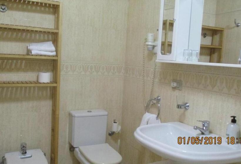 Jakuzili Standart Oda, Playa Samil Vigo