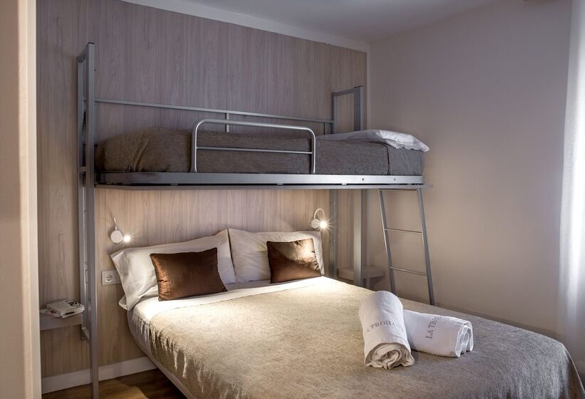 スタンダードトリプルルーム, La Trobada Hotel Boutique