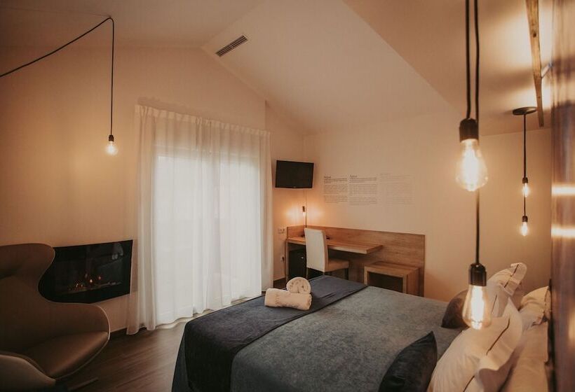 Люкс Повышенной Комфортности, La Trobada Hotel Boutique