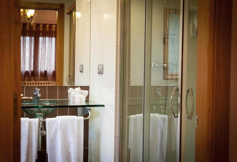 חדר סופריור לשלושה, Pensión Ametzagaña