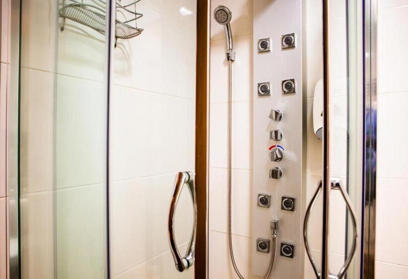 חדר סופריור עם ג'קוזי, Pensión Ametzagaña