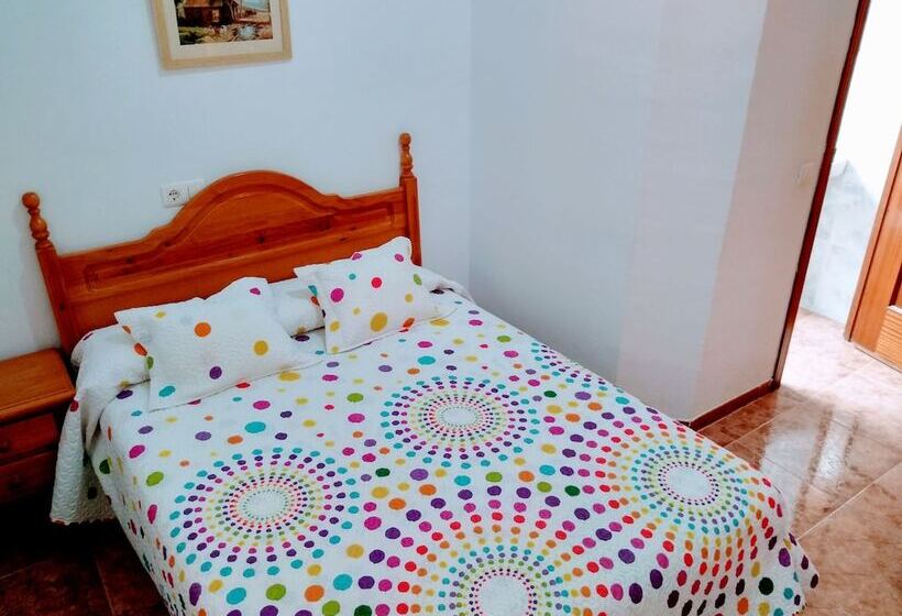 غرفة قياسية حمام مشترك, Pensión Mari